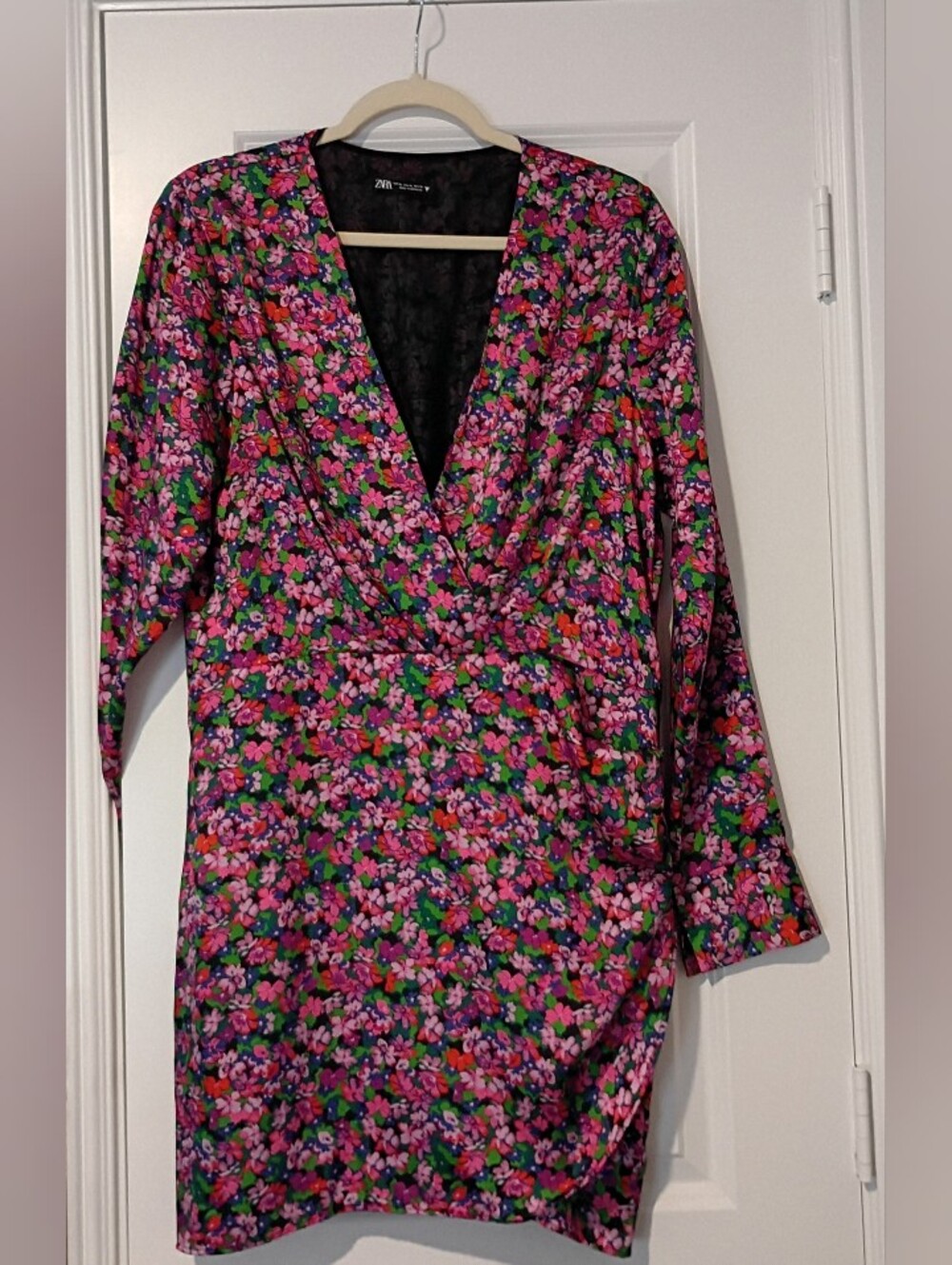 Zara Women's Floral XL Mini Dress in Pink, Green, Black Deep V neck - Picture 2 of 14